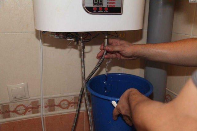Почему свистит бойлер (водонагреватель): при нагреве и включении воды, что делать